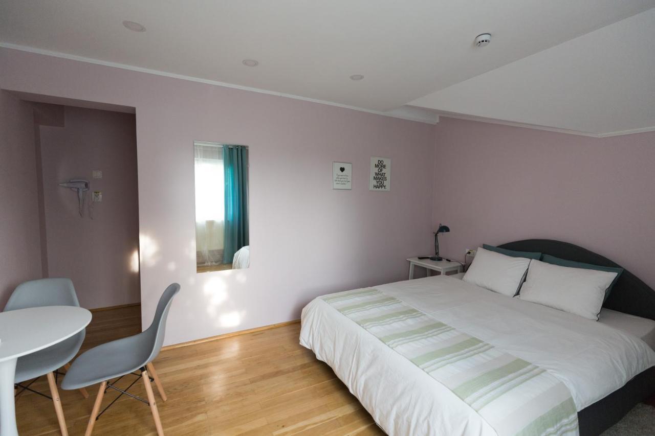 Hotel Casa Ris Târgu Jiu Exteriér fotografie