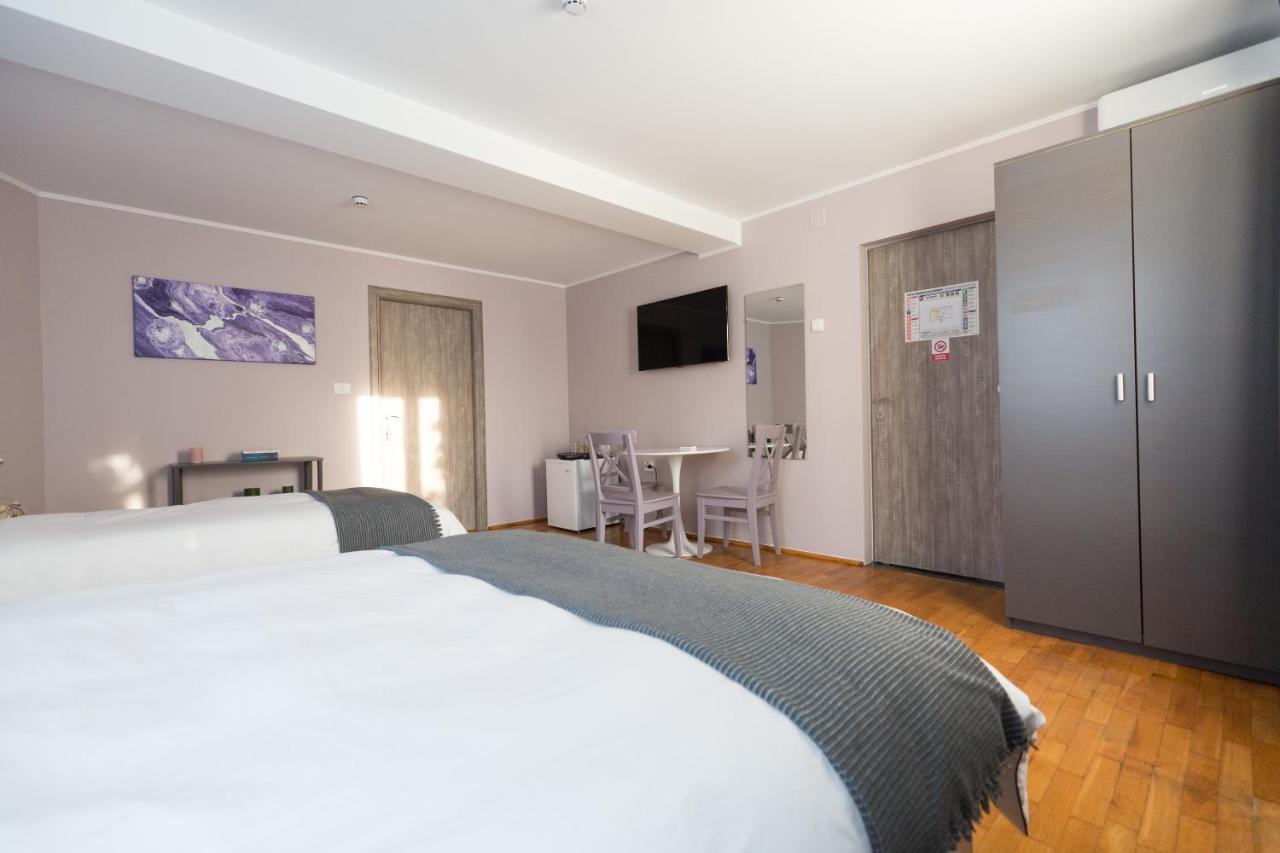 Hotel Casa Ris Târgu Jiu Exteriér fotografie